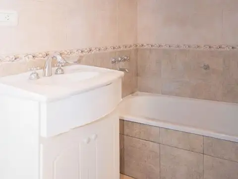 Departamento 4 ambientes con 2 baños