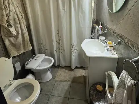 Casa 3 ambientes con 1 baño