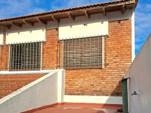 Muy Buena Casa en Venta Sobre Lote Propio en Martinez