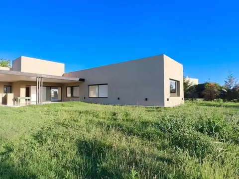 Casa en Venta San Sebastián Apta Credito. RESERVADA