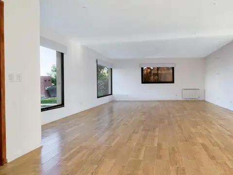 Casa en Venta en Belen de Escobar, USD 185.000