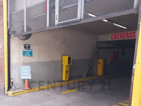 VENTA COCHERA MONSERRAT - EXCELENTE UBICACION