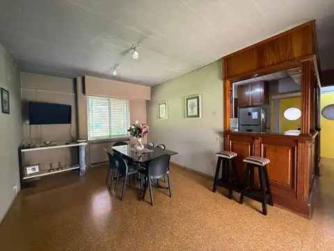 Casa 7 ambientes con 3 baños