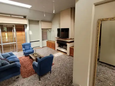 Casa 7 ambientes con 3 baños