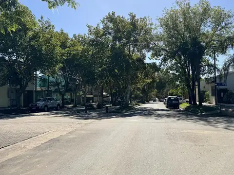 Casa antigua zona comercial Colón Entre Rios