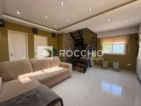 Depto Tipo Casa en Venta en Jose Leon Suarez, USD 68.000