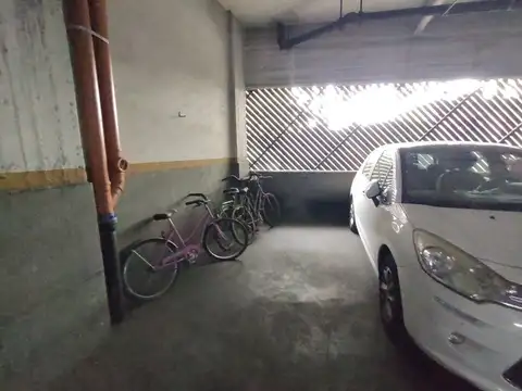 ACCESO POR PORTÓN AUTOMÁTICO, EXCELENTE UBICACIÓN