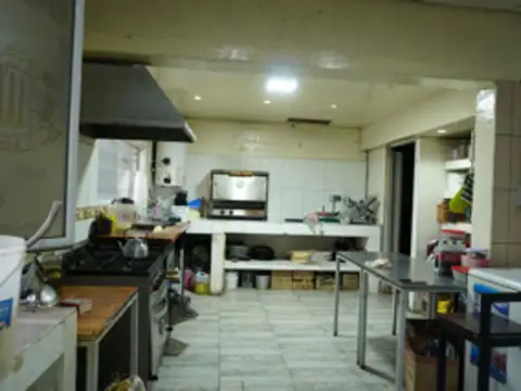 Venta Vivienda + Locales Comerciales + Bar equipad