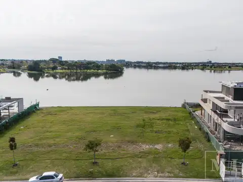 Lote en venta con orientación Norte en Los Puentes, Nordelta.