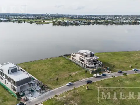 Lote en venta con orientación Norte en Los Puentes, Nordelta
