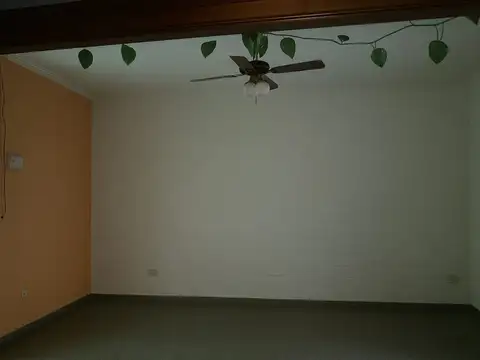 Casa en Venta en Isidro Casanova, USD 65.000