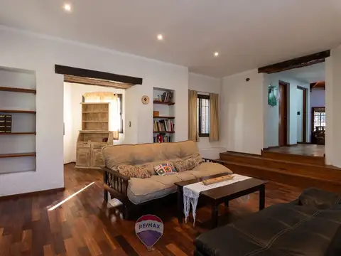 VENTA CASA DE 3 DORMI CON PILETA MENDIOLAZA CBA