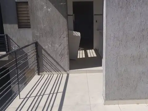 Departamento 6 ambientes con 1 baño