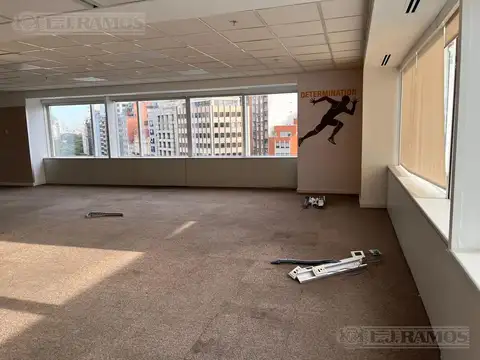 Oficina en Venta al Este