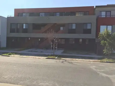 Departamento de 3 ambientes con espacio guarda coche en Nuevo Quilmes