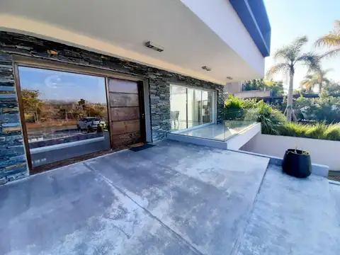 Casa en Venta en Albanueva, USD 1.995.000