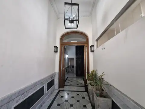 Edificio Comercial en Monserrat