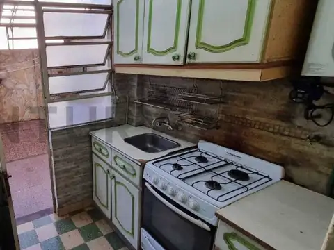 Cochrane 2500, Piso 0