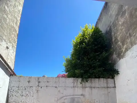 OPORTUNIDAD! PH A REFACCIONAR 2 AMB.