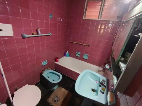 Depto Tipo Casa 5 ambientes con 2 baños