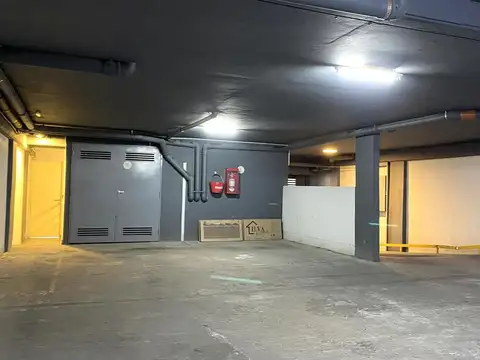 Venta Cochera Cubierta En Planta Baja. Centro Rio