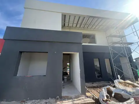 Santa Lucía, Pilar del Este