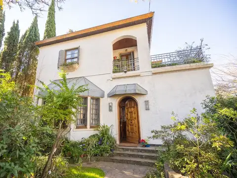 La Lucila Casa con Jardín y Pileta · Oportunidad