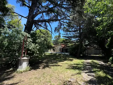 VENTA QUINTA DE 4 AMBIENTES EN VILLA LUZURIAGA