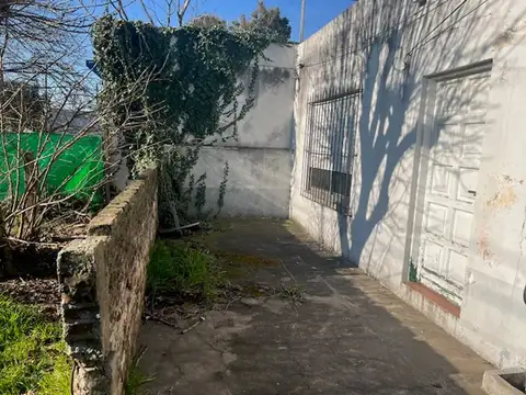 Casa 2 ambientes con 1 baño