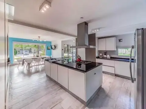 Casa en alquiler febrero  y venta 6 ambientes Costa Esmeralda Barrio Golf II