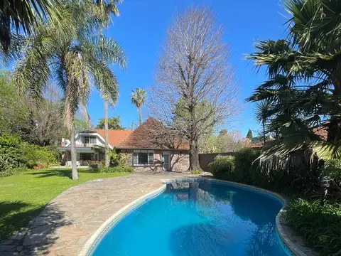 CASA EN VENTA EN LOMAS DE SAN ISIDRO