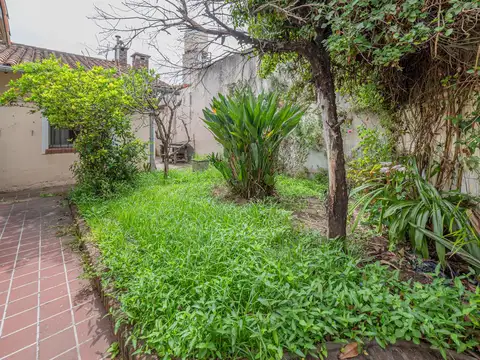 Casa.2 dormitorios.Julian Navarro al 2900.Beccar