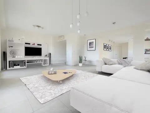 Luis Garcia al 1300, entre Montevideo y Bolaños