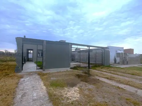 Casa en  venta de dos dormitorios, a estrenar en G. Baigorria