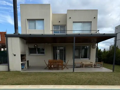 Casa en alquiler en Los Castaños, Nordelta.