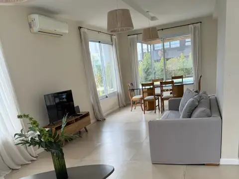 Casa en Alquiler de 3 dormitorios