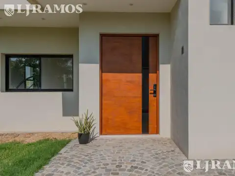 Av de los Lagos Barrio Puertos Araucarias