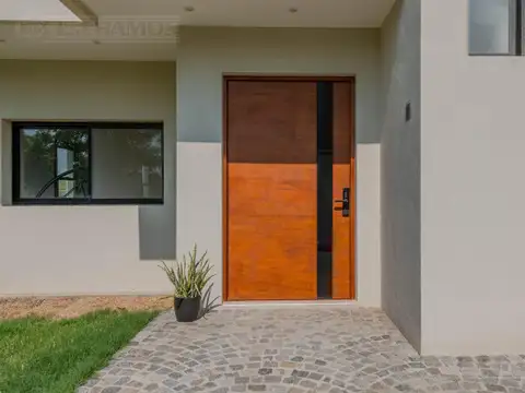 Av de los Lagos Barrio Puertos Araucarias