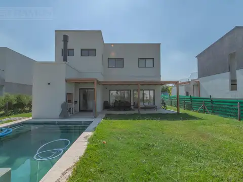 Casa en Venta en Puertos - Araucarias, USD 329.000