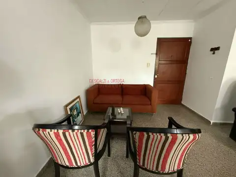 CASA EN VENTA - APTO CREDITO -  3 DORMITORIOS Y DOS BAÑOS- BARRIO POETA LUGONES