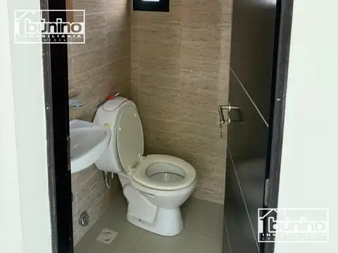 Local en Alquiler Via Púb.