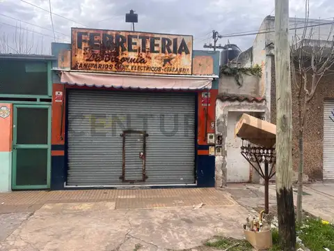 Casa con local en venta Berazategui