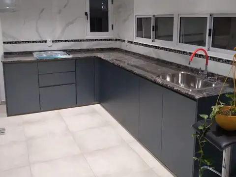 Casa en Venta en Fontana, USD 85.000