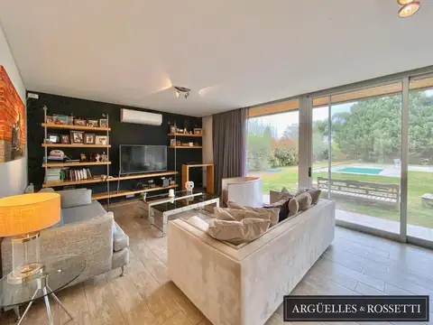 Casa en Venta en Funes, USD 890.000