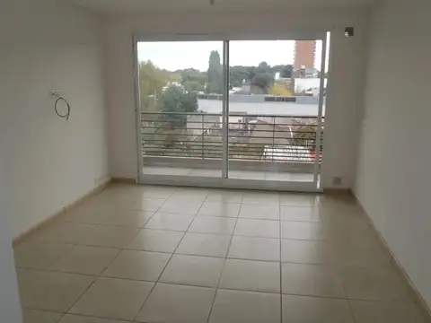 EN VENTA AMPLIO MONOAMBIENTE A METROS DE RONDEAU