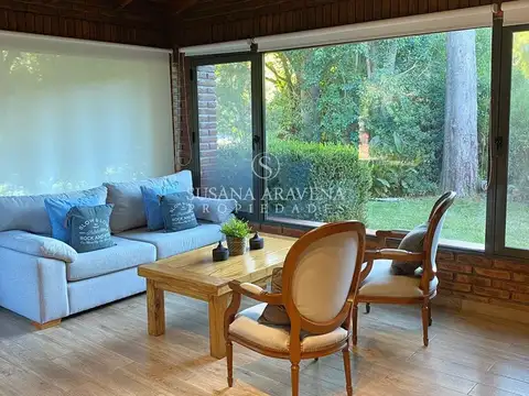 Casa en Venta con 2 cocheras