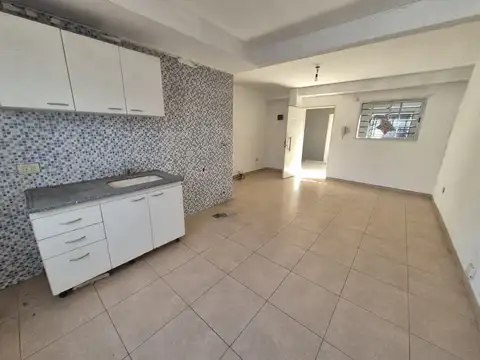 Av De La Calle Real 700