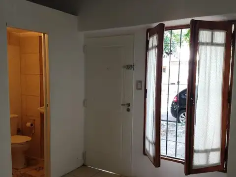 Depto Tipo Casa en Alquiler en Villa Pueyrredon, $ 400.000