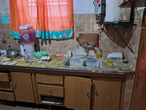 Casa 3 ambientes con 1 baño