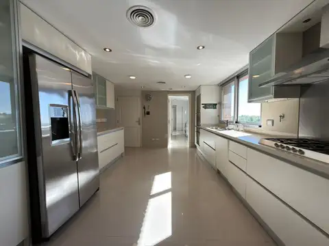 Departamento en Alquiler con 2 cocheras